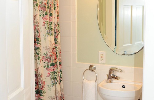 Historic Hill Cama Y Desayuno | Yankee Peddler Inn