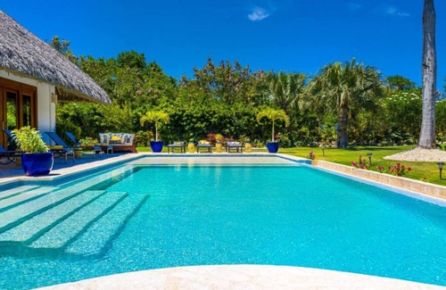 Yarary - Cap Cana Villa | RETIRO DE LUJO PRIVADO EN CAP CANA W / POOL, JACUZZI & MAID