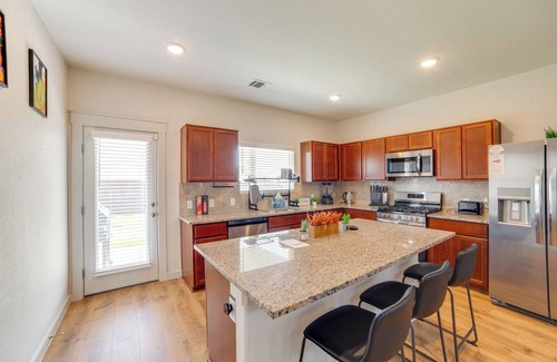 Forney Casa | Yard & Office: Spacious Family Home in Forney