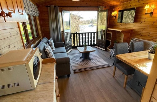 Smallburgh Alquiler De Eote | Yare River Lodge Houseboat