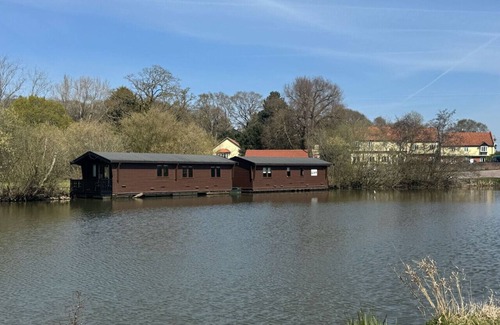 Smallburgh Alquiler De Eote | Yare River Lodge Houseboat