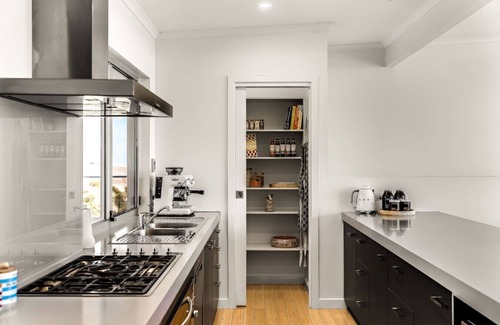Myponga Beach Casa | Yaringa ~ Ocean views. Sleeps 12. Sauna. Firepit