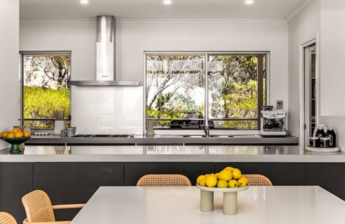 Myponga Beach Casa | Yaringa ~ Ocean views. Sleeps 12. Sauna. Firepit