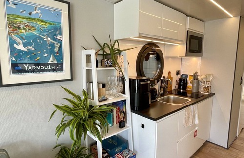 Yarmouth Alquiler De Eote | Yarmouth Waterlodge Floating Apartment (Harbour Haven), Waterlodge 2