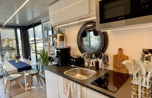 Yarmouth Alquiler De Eote | Yarmouth Waterlodge Floating Apartment (Harbour Haven), Waterlodge 2