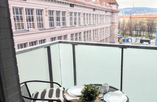 Nivy Apartamento | Yarn - brand new - free parking - balcony with city view - Central shopping mall