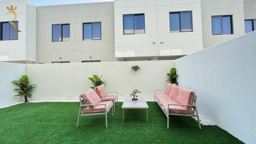 Abu Dhabi Apartamento | Yas Garden Luxe 4BR - Luxury Stay with Cozy Garden Space Near Yas Mall & Marina