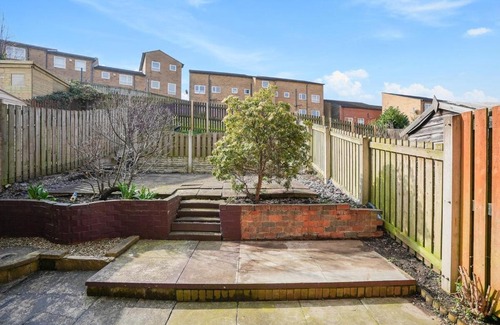 Sheffield Apartamento | Yasmin's Townhouse - Sleeps upto 10, great for groups with FREE Parking - Hosted by Stay Host Save
