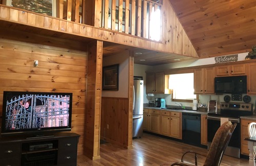 Louisa Casa | Yatesville Lake Cabin - Marina
