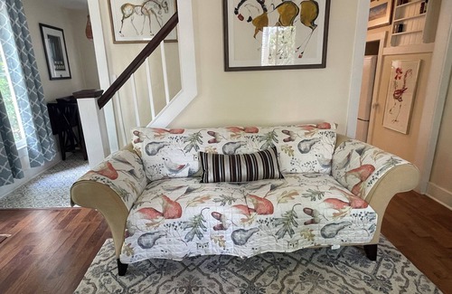 Richs Deland Cabaña | Yaupon Cottage - Unique 2-bedroom in DeLand