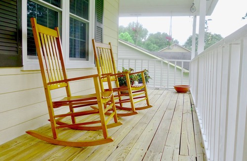 Conyers Casa | Yavonne's House, a cozy space designed with your comfort in mind.