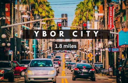 Historic Ybor Apartamento | Ybor 2BD Haven Free Parking Close to DT
