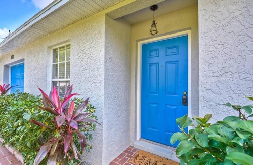East Ybor Casa | Ybor Casita! 3-Bedrooms Steps away from Centro Ybor!