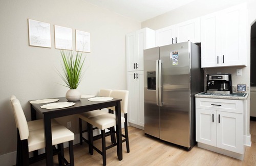 Ybor City Casa | Ybor City King Beds Free Private Parking 2 miles to Downtown Tampa