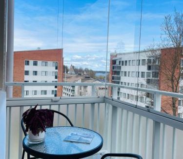 Lappeenranta Apartamento | Ydinkeskusta kaksio Saimaa näkymillä, AC, WiFi, parveke