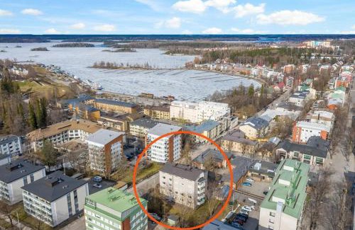 Lappeenranta Apartamento | Ydinkeskusta kaksio Saimaa näkymillä, AC, WiFi, parveke