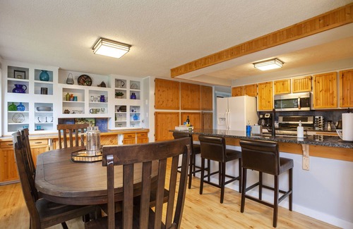 Florence Casa | Year Round Fun - Dog Friendly!