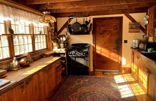 Williamsville Casa | Year Round Mountain Retreat