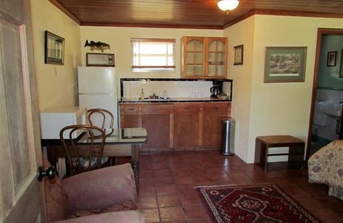 Cross Creek Cabina | Yearling Restaurant and Cabins