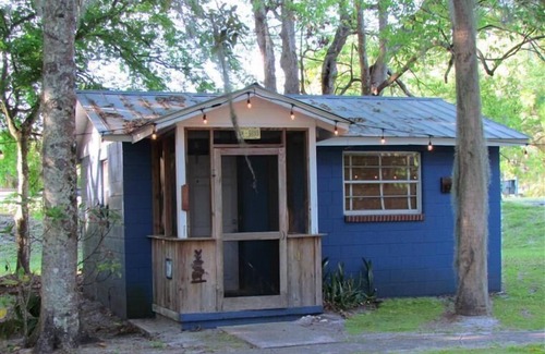 Cross Creek Cabina | Yearling Restaurant and Cabins