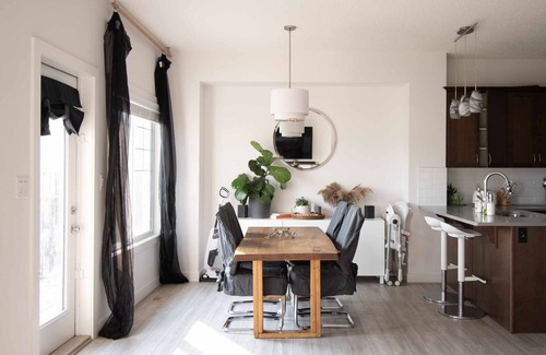 West Edmonton Casa | YEG- Pond Haven. Close to WEM