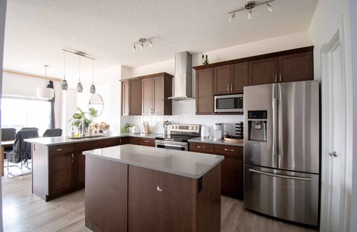 West Edmonton Casa | YEG- Pond Haven. Close to WEM