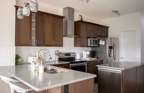 West Edmonton Casa | YEG- Pond Haven. Close to WEM