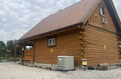Stendal Cabina | Yellow Banks Log Cabin With Waterfront Views