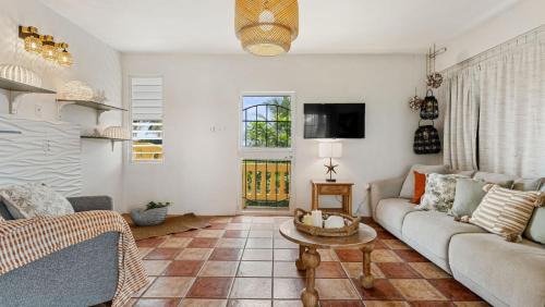 Rio Grande Apartamento | Yellow Beach House Unit B - 2 min walk from the Beach