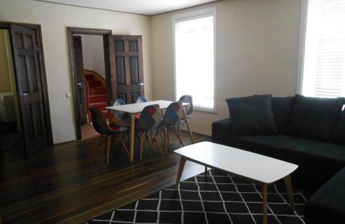 Parnu Casa | Yellow Center Holiday Home