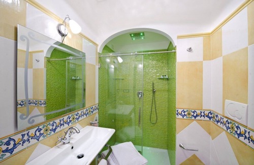 Arienzo Villa | Casa con Encanto amarillo en Positano