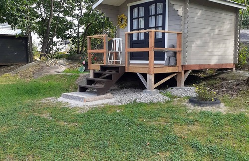 Whitefish Falls Cabina | Yellow Door - Cabin " Off The Grid" Surrounded by Mountains, Lakes & Nature
