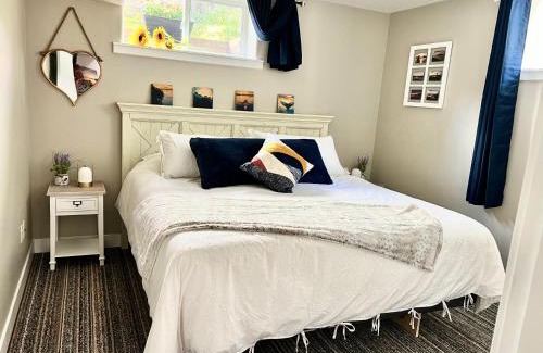 Campbell River Casa | Yellow Door Suite
