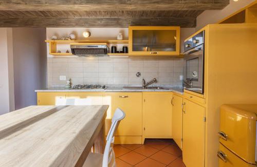 Le Cure Apartamento | Yellow Home by MMega