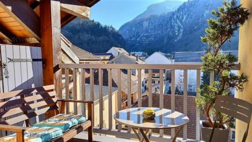 Cluses Apartamento | Yellow Home-by So'SerenityHome-balcon vue montagne-mezzanine