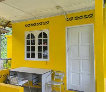 Kuala Rompin Casa | yellow homestay