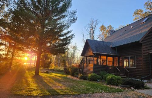 Siren Casa | Yellow Lake Sunset Cabin