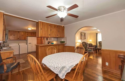 Amarillo Casa | Yellow Rose House
