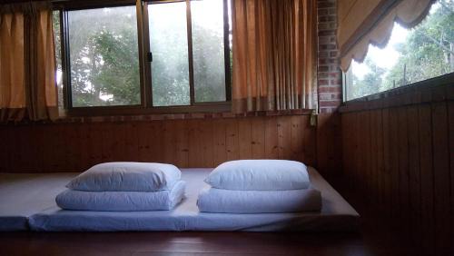 Sanyi Cama Y Desayuno | Yellow Stone M.V.