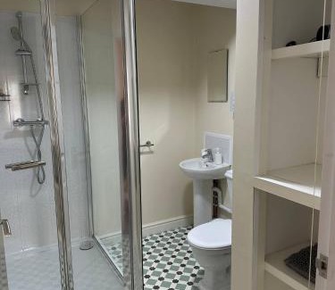 Stroud Apartamento | Yellow Sunflowers Flat In Stroud