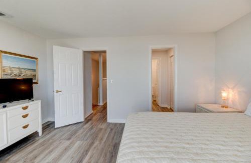Southern Shores Casa | Yellow Sunshine Oceanfront Townhouse, Private Balcony
