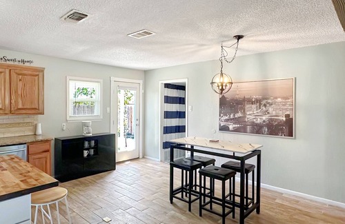 San Angelo Casa | Yellow Texas Star House next to Goodfellow AFB