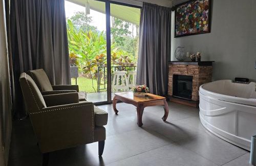 La Fortuna Hotel | Yellow Tree Suites
