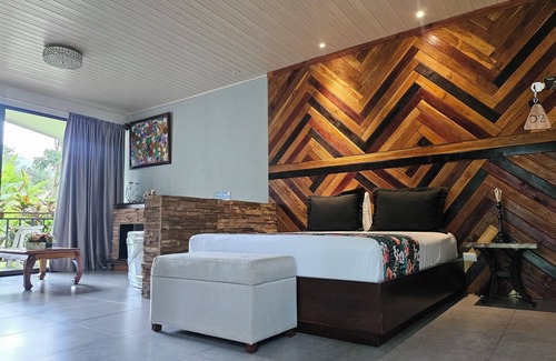 La Fortuna Hotel | Yellow Tree Suites