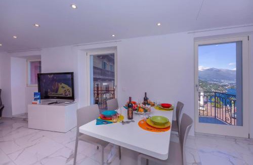 Ronco sopra Ascona Apartamento | Yellow View Apartment - Happy Rentals