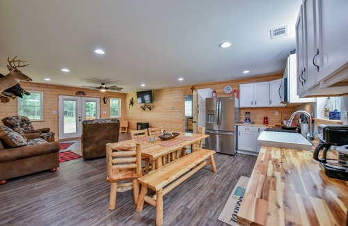 Goodsprings Cabina | YellowCreek Cabin-A country Getaway 2-bdr cabin with AC, WiFi, Hunting, Fishing