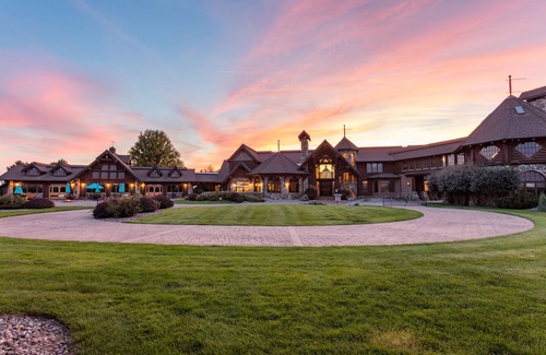 Walla Walla Casa | Yellowhawk Resort Pool House, your private and intimate escape!
