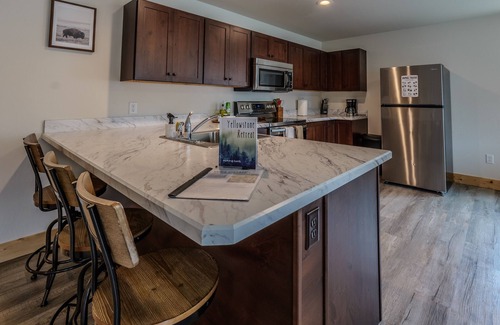 Gardiner Apartamento | Yellowstone Retreat Rentals U3: two blocks from Yellowstone!