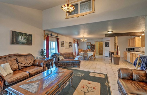 Clark Cabaña | Yellowstone River Lodge w/ Kayaks & Mountain Views