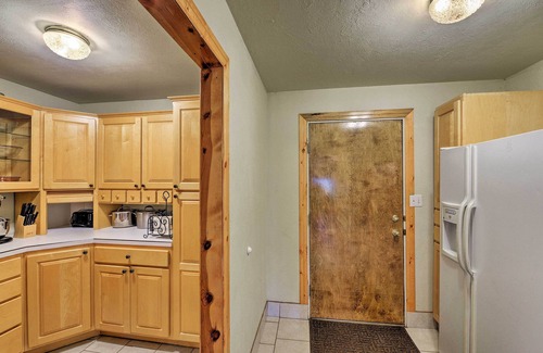 Clark Cabaña | Yellowstone River Lodge w/ Kayaks & Mountain Views